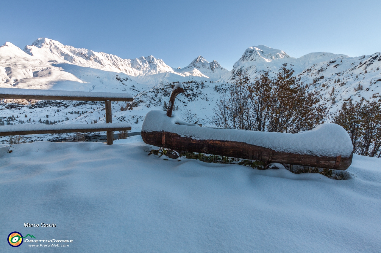 La prima neve autunnale al Calvi-28.JPG